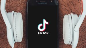 Popular music finally returns to TikTok after months of negotiations with UMG