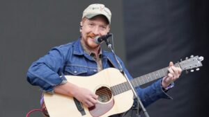 Tyler Childers Drops “Song While You’re Away”: Stream