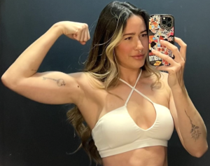 Valentina Lequeux in Two-Piece Workout Gear Shares "Full-Body HIIT"