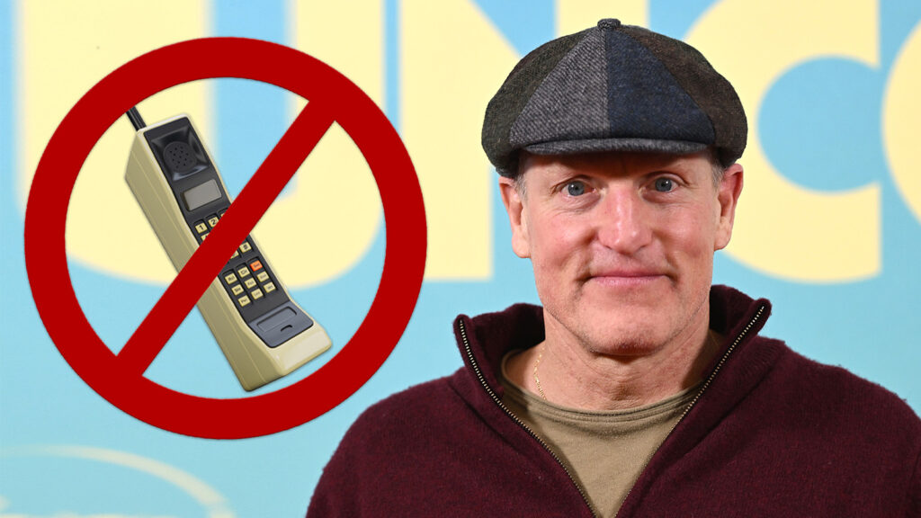 Woody Harrelson doesn't own a cellphone image