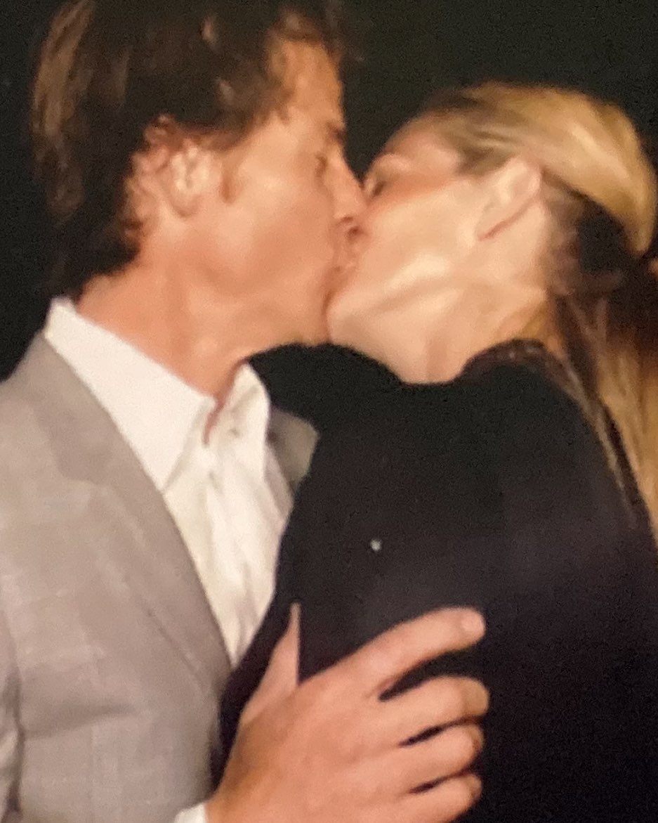 Julia Roberts seen making out with her husband in a photo shared to commemorate their 21st wedding anniversary last year