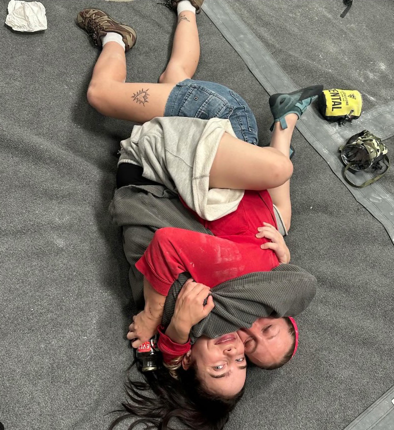 Billie also spent the weekend enjoying some climbing with a pal