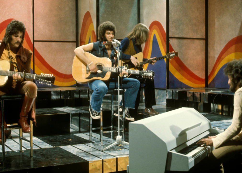 Mungo Jerry perform on television show.