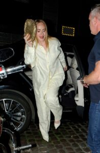 Adele was snapped arriving at celebrity hotspot Chiltern Firehouse