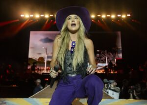Lainey Wilson split her pants on July 20 at the Faster Horses Festival in Michigan