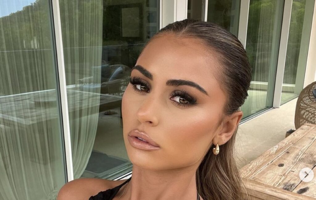 Love Island’s Lola Deluca in Two-Piece Workout Gear Shares a Selfie — Celebwell