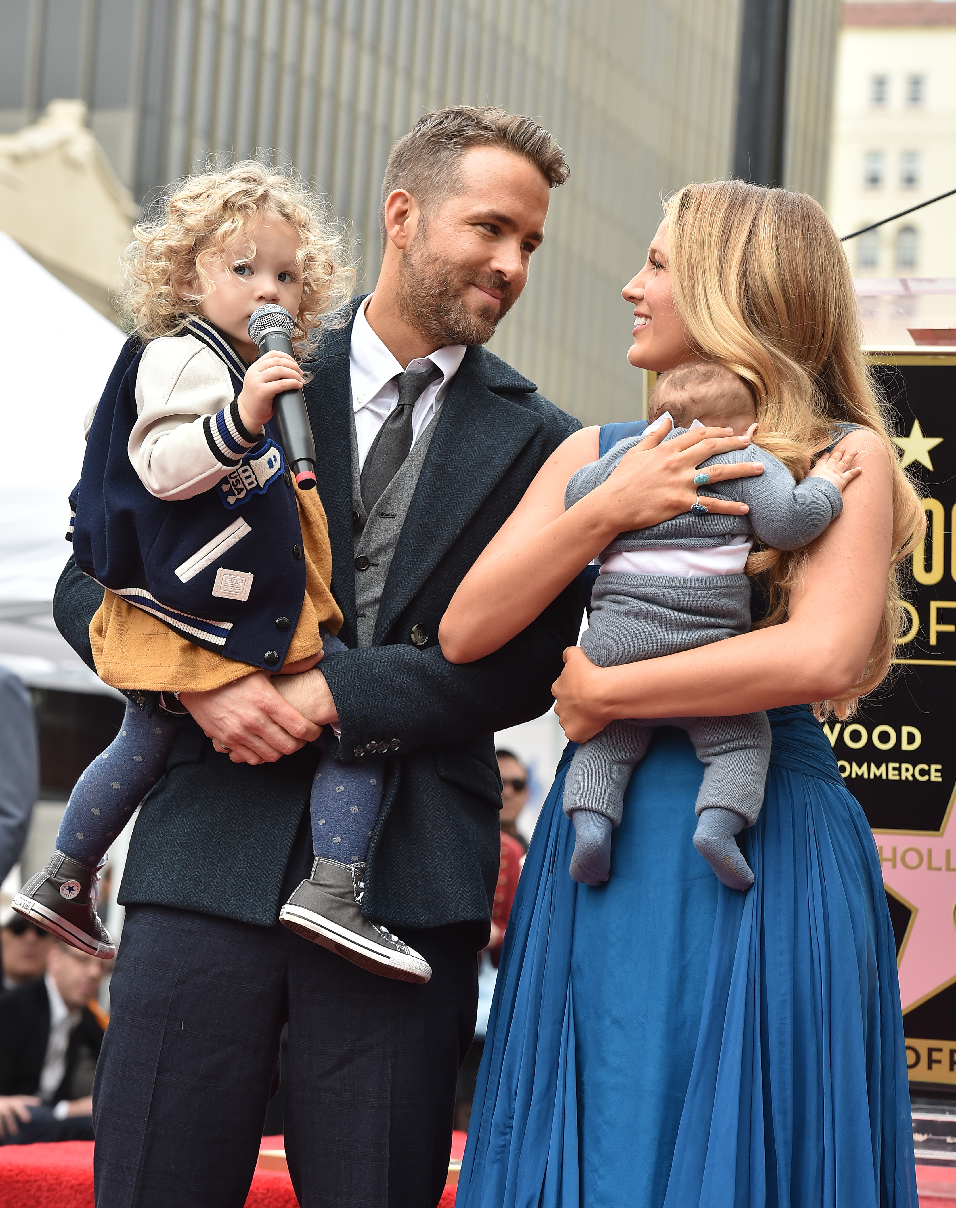 Ryan Reynolds and Blake Lively with daughters James Reynolds and Ines Reynolds in 2016