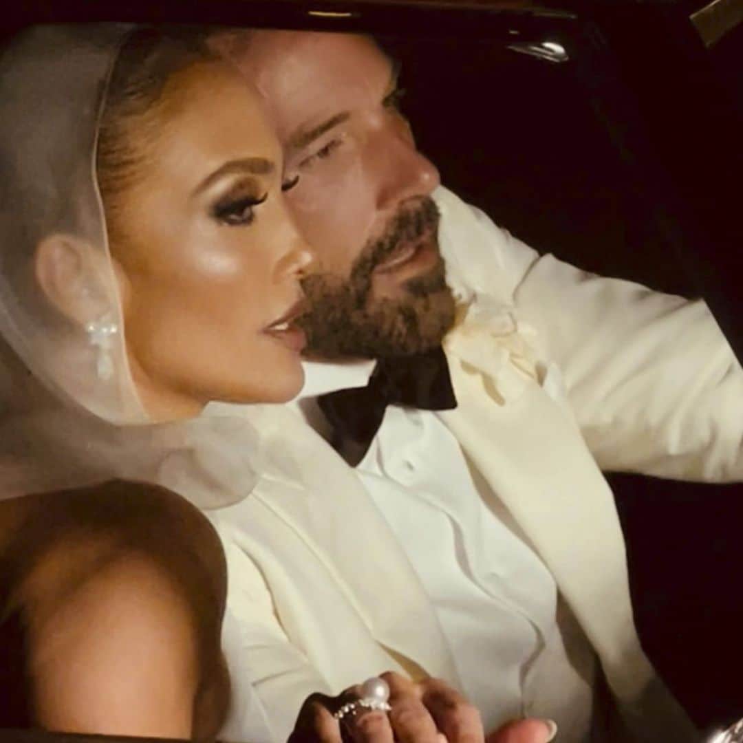 Jennifer Lopez shows framed wedding photo with Ben Affleck amid divorce and reconciliation rumors