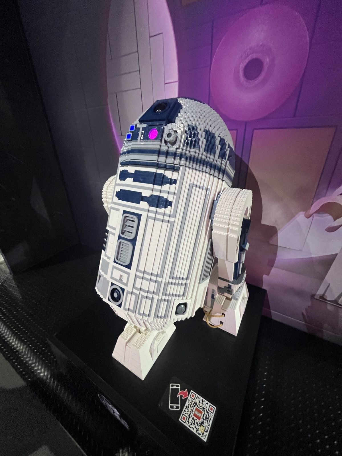 Lego star wars life-size rd-d2 side