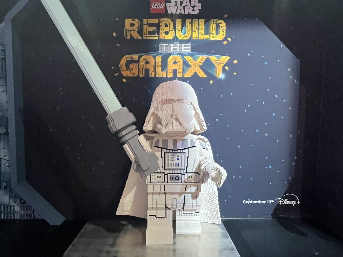 Life-size Star Wars LEGO model jedi Vader 6