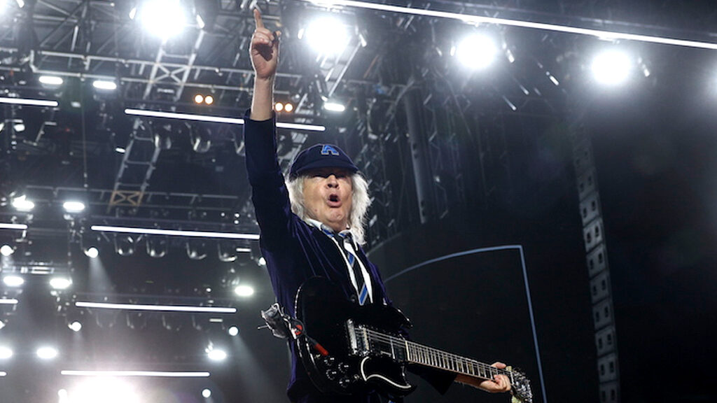 AC/DC Earn First Diamond-Certified Song with "Thunderstruck"
