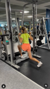 Daniela Hantuchová in Two-Piece Workout Gear Does a Deadlift