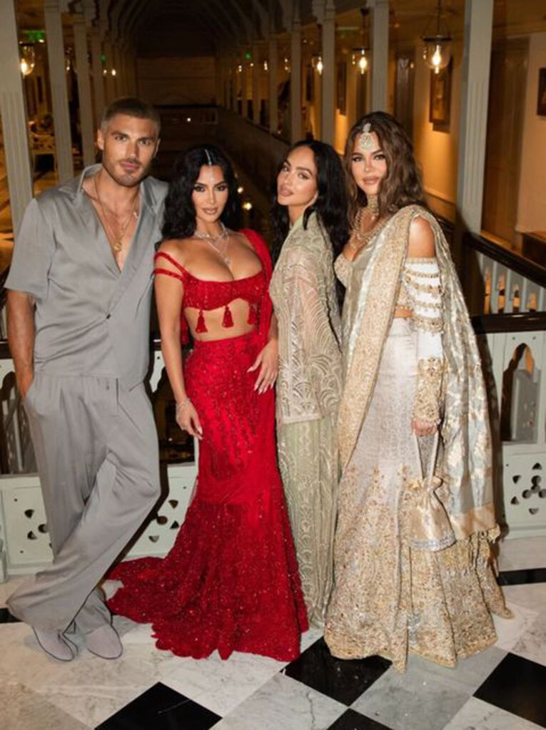 Kim and Khloe Kardashian stood in the lavish India hotel, The Taj Mahal Palace