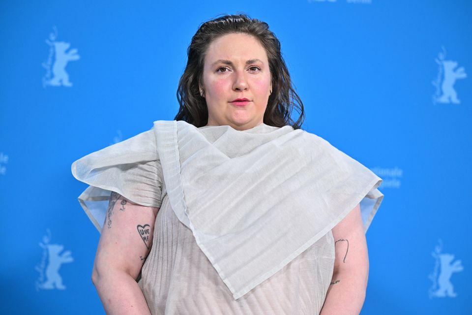 Lena Dunham Will Not Star In Her Netflix Show Due To Body-Shaming