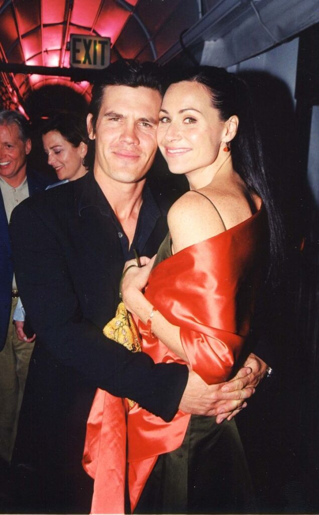 Minnie Driver and Josh Brolin during the "Return to Me" premiere in Los Angeles on April 3, 2000.