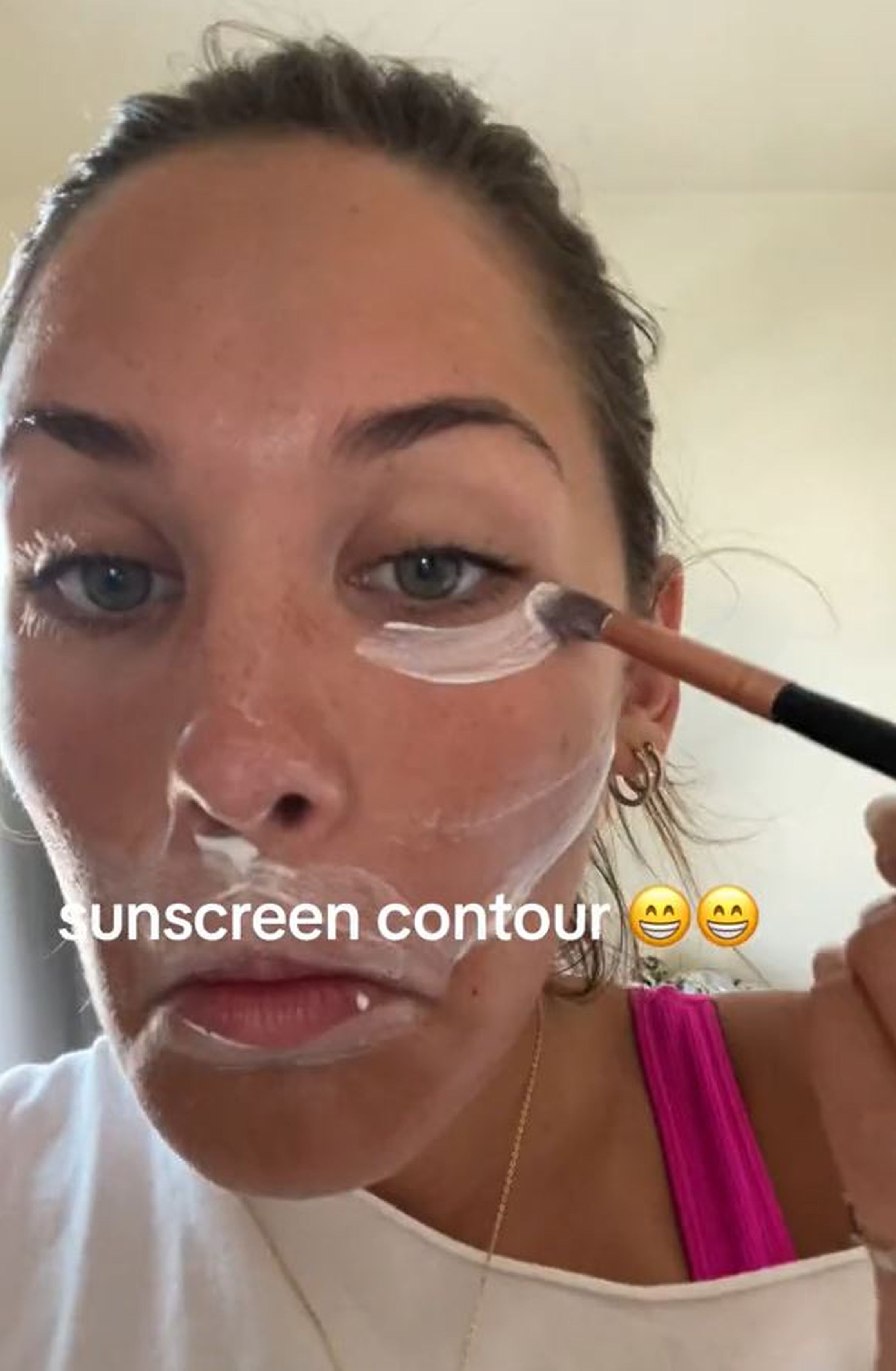 Kratz also shared how she uses a 'lesser SPF' to contour her face