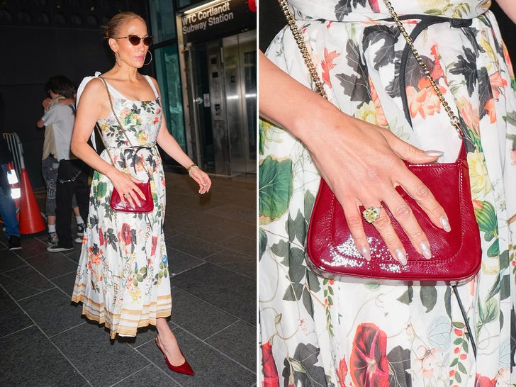 jennifer lopez ring right finger