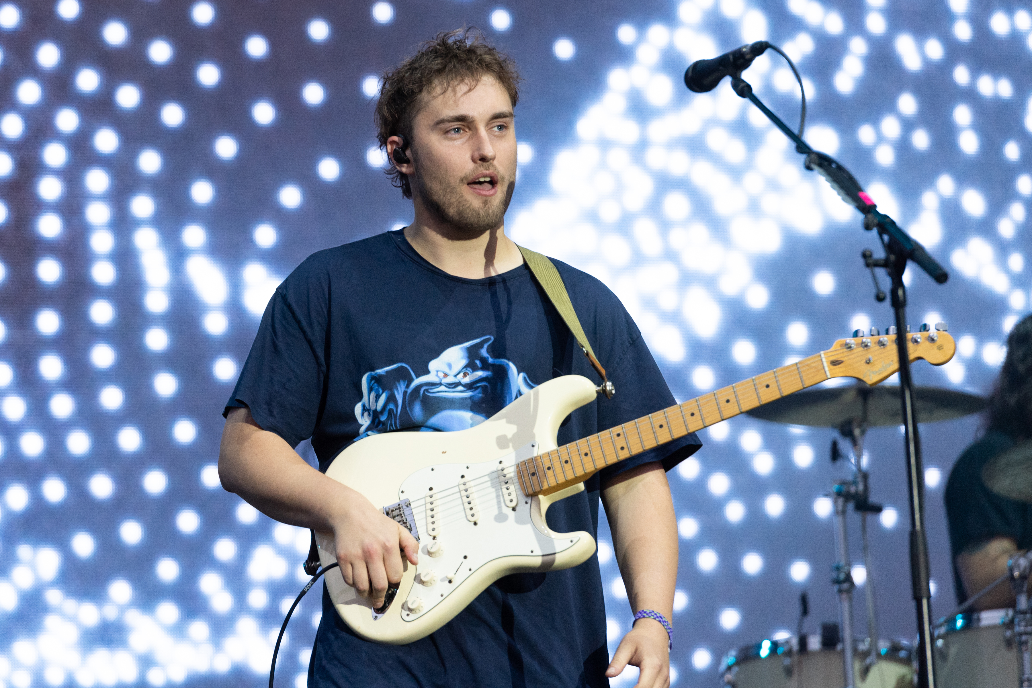 Sam Fender premiered the track People Watching at an intimate show in Plymouth, where he touched on feelings of loneliness