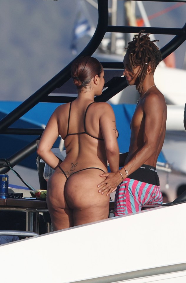 Jaden Smith getting handsy with Instagram model Khleopatre