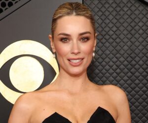 Arielle Vandenberg in Two-Piece Workout Gear is "Perfection"