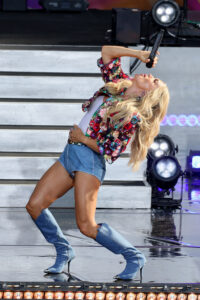 Carrie Underwood suffered a wardrobe malfunction while performing on stage during Good Morning America on Friday