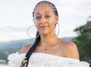 Influencer Tia Mowry Shows Off Fit Bod Feeling "Pure Joy"