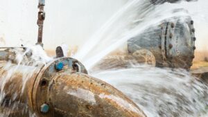 broken water main crushes New Jersey home with water