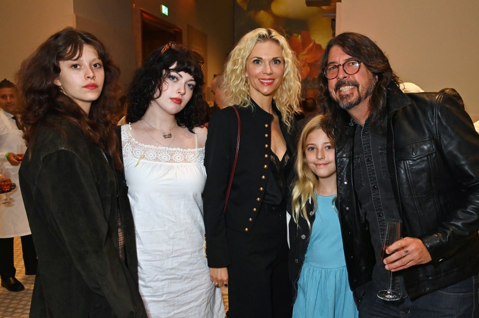 (From left to right) Harper Grohl, Violet Grohl, Jordyn Grohl, Ophelia Grohl, and Dave Grohl in London, England in June 202