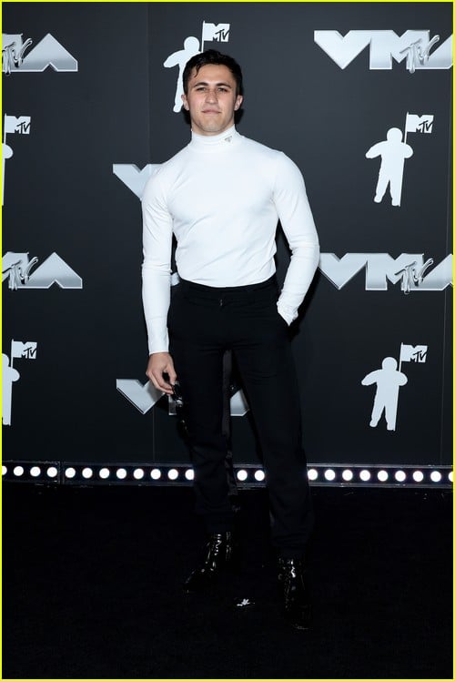 Chris Olsen at the MTV VMAs 2024