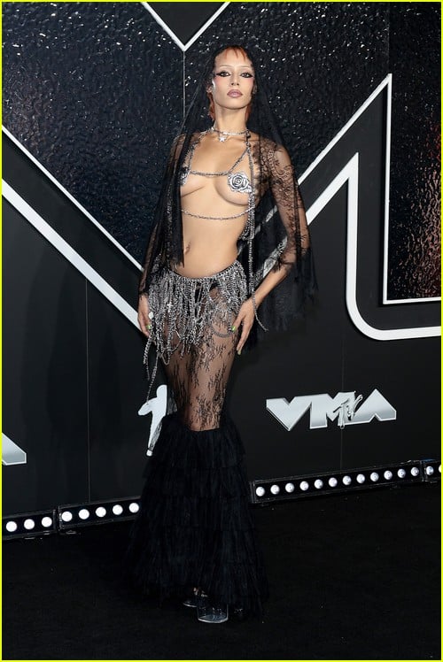 Jazzelle Zanaughtti at the MTV VMAs 2024