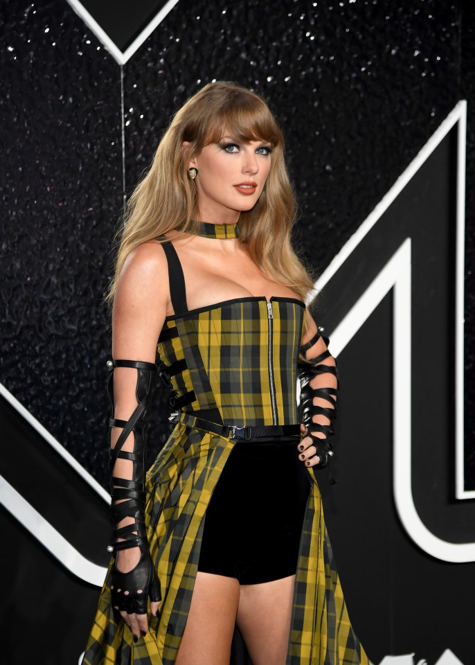 Taylor Swift on the black carpet of the MTV Video Music Awards on September 11, 2024