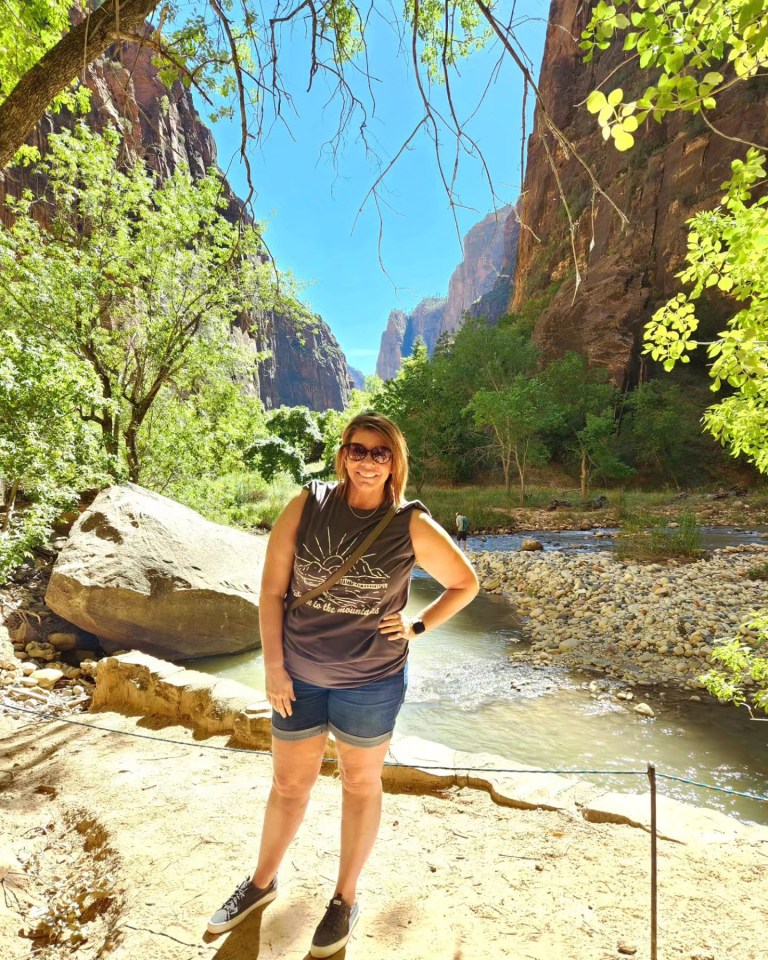 SIster Wives star Meri Brown shows off her fuller figure while visiting Zions National Park in 2023