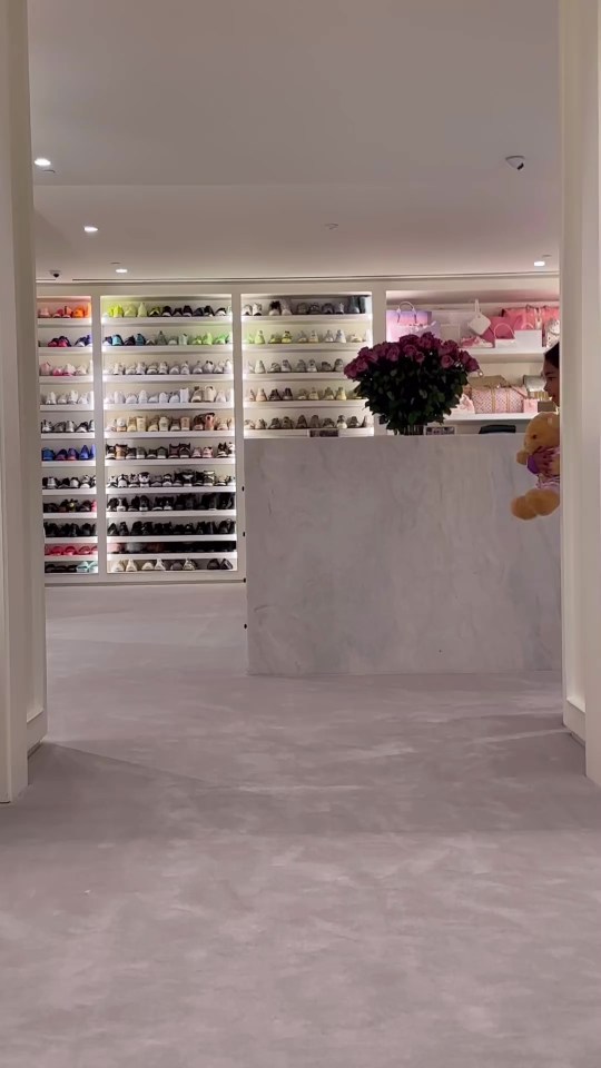 Khloe Kardashian showed off her massive walk-in closet and dressing room in a new Instagram video