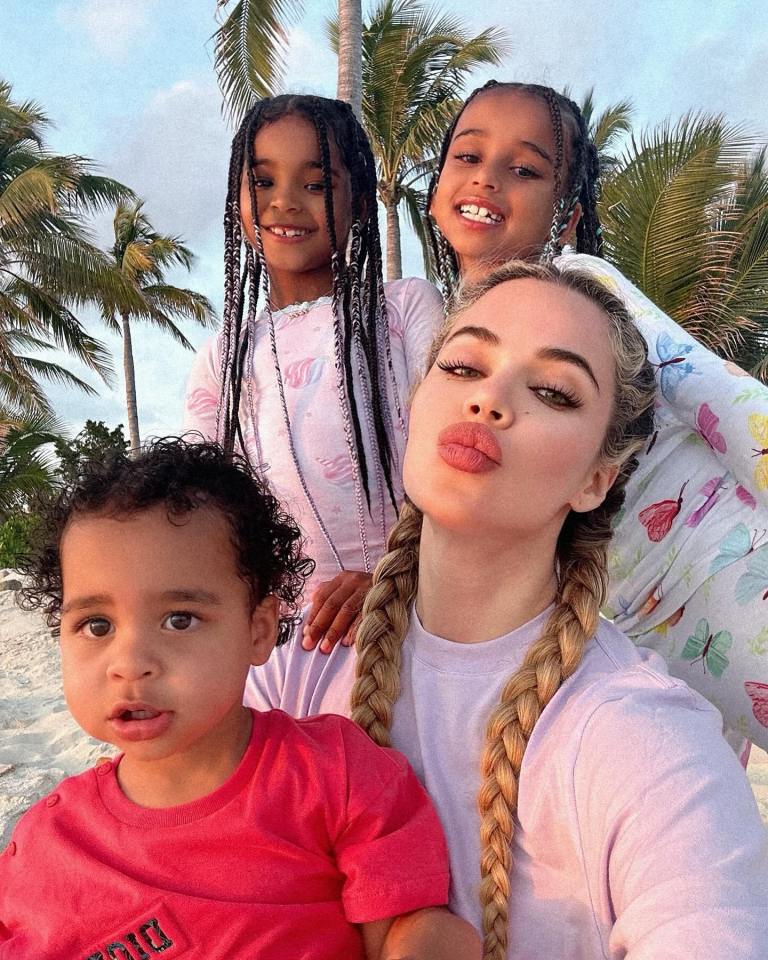 Khloe Kardashian poses with True and Tatum Thompson and Dream Kardashian