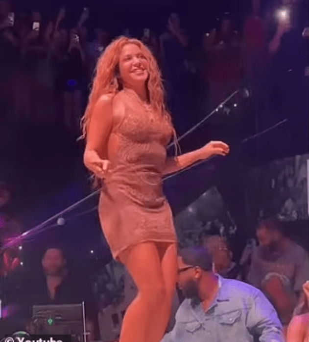 Shakira had been dancing along to her new single, Soltera