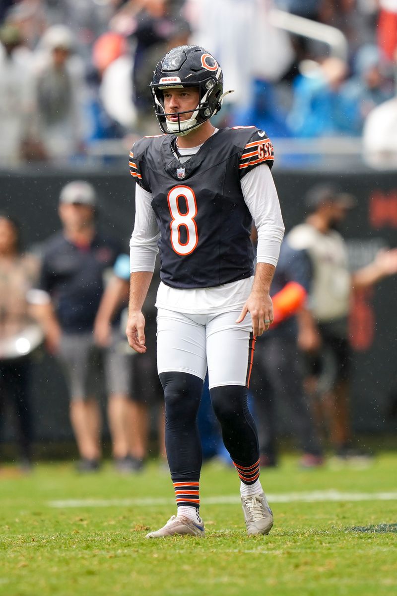 Carlos Santos, #8 of the Chicago Bears, prepares to kick a field goal during the fourth quarter of an NFL preseason football game against the Cincinnati Bengals at Soldier Field on August 17, 2024, in Chicago, Illinois. (Photo by Todd Rosenberg/Getty Images)