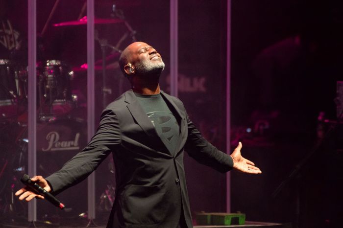 Brian McKnight joins Boyz II Men Performing In London