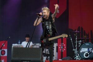 Sum 41's Deryck Whibley has ruled out joining Linkin Park