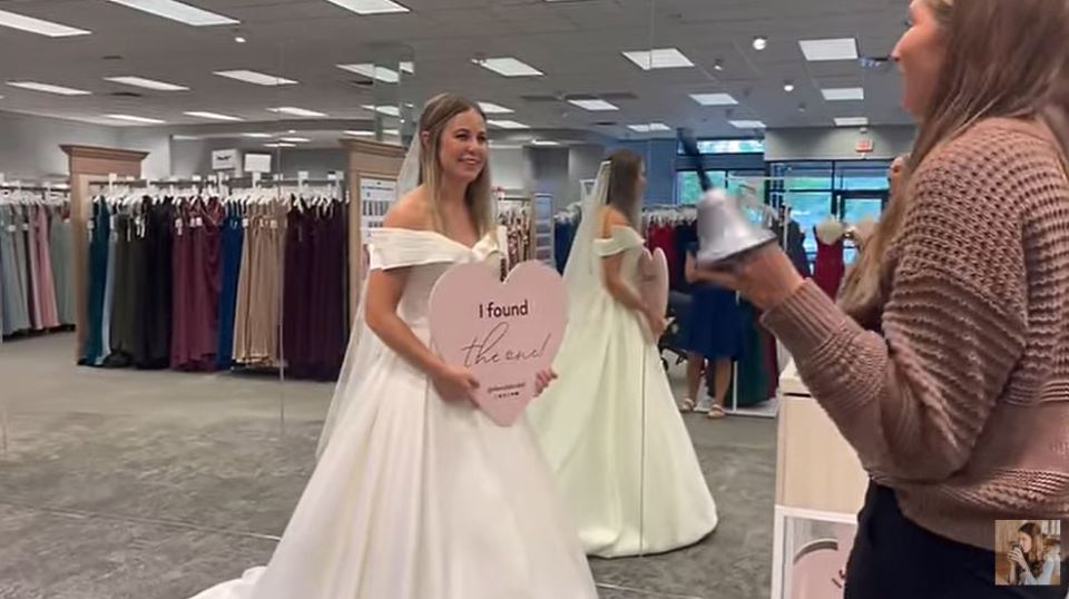 Jana Duggar posted a wedding dress-shopping YouTube vlog on Saturday