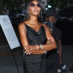 Naomi Campbell threw serious shade at Anna Wintour after the Vogue editor-in-chief referred to her notorious lateness