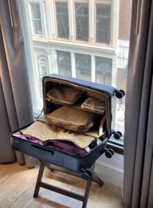 Royce & Rocket Castle Midsize Suitcase With Shelves Review