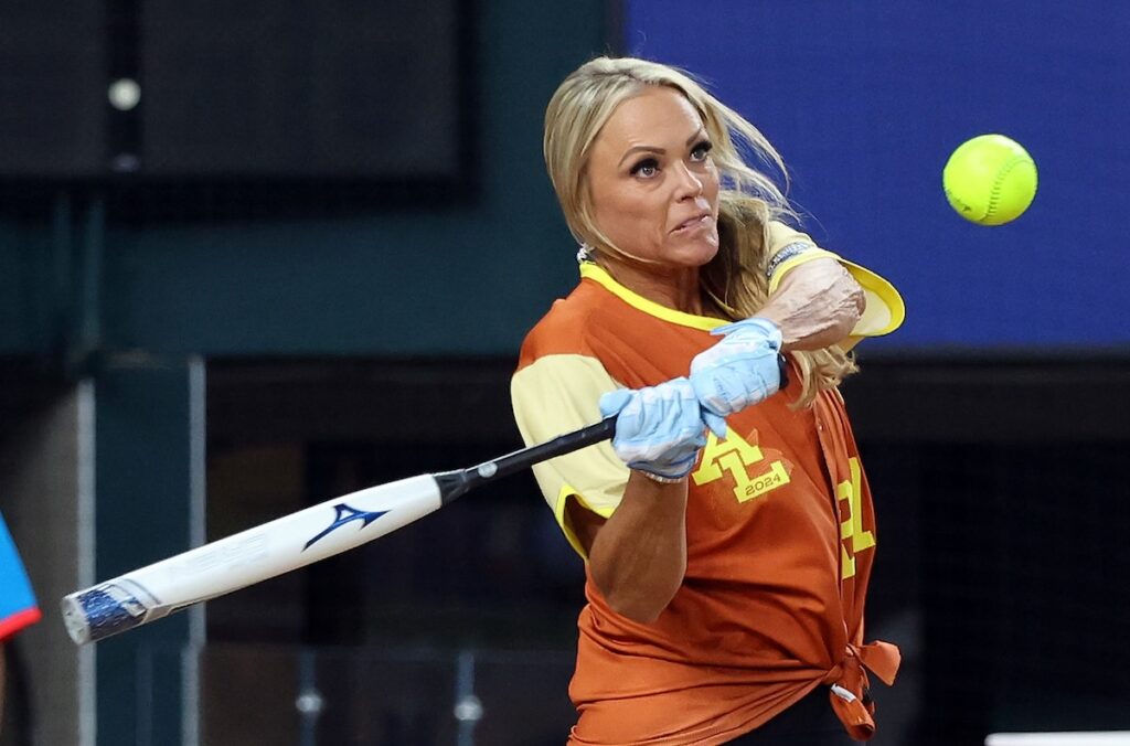 Softball Legend Jennie Finch in Two-Piece Workout Gear is "Legit"