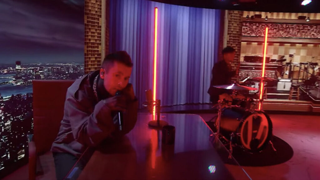 Twenty One Pilots Perform 'Routines In The Night' On 'The Tonight Show'