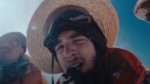 YouTuber climbs Mt Everest wearing Luffy’s hat from One Piece