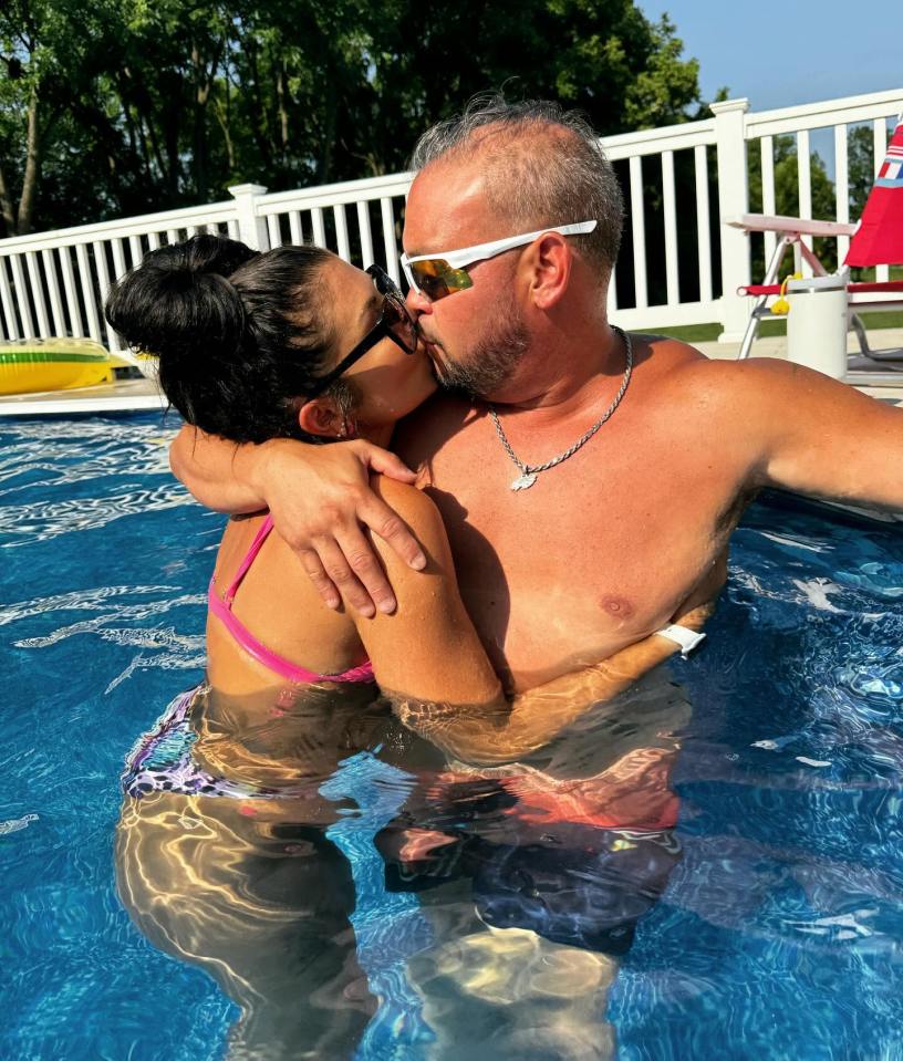 Jon Gosselin packs on the PDA in the pool with girlfriend, Stephanie Lebo