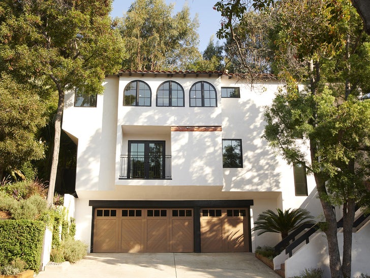 1018--Bobby-Berk-Hollywood-Hills-Home-photos-primary-6