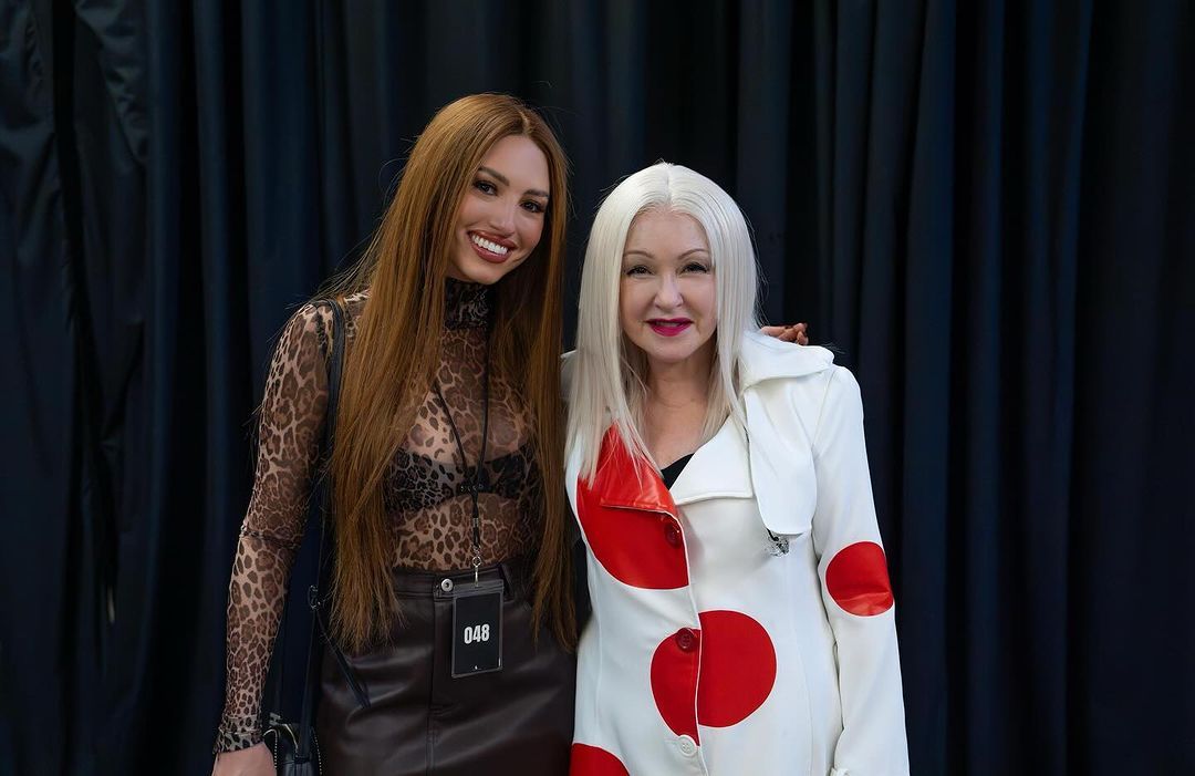 Cyndi Lauper and Rêve during the "Girls just want to have fun" farewell tour