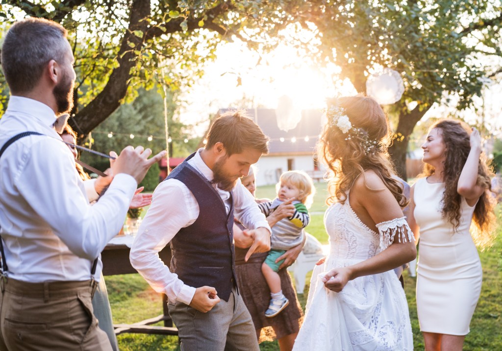 bride and groom dancing 