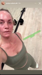 Amber Valletta In Workout Gear Shares Gym Selfie After “Tough Cardio”