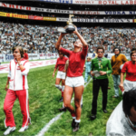 Women on the soccer field in 'Copa 71'